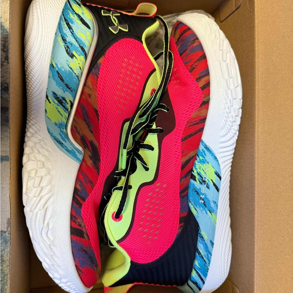 Under Armour Men’s/Womens Basketball shoes Neon Pink and Multicolor Sneakers